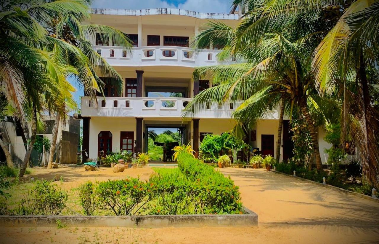 Asha Beach By Moonstone Hotel แทนกาลเล ภายนอก รูปภาพ